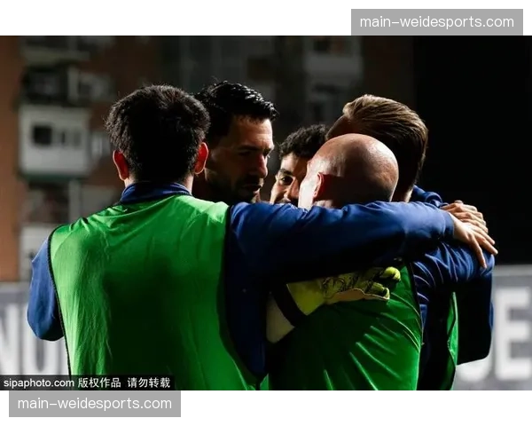 塞维利亚中场硬度提升,加西亚普拉萨强调防守组织层次